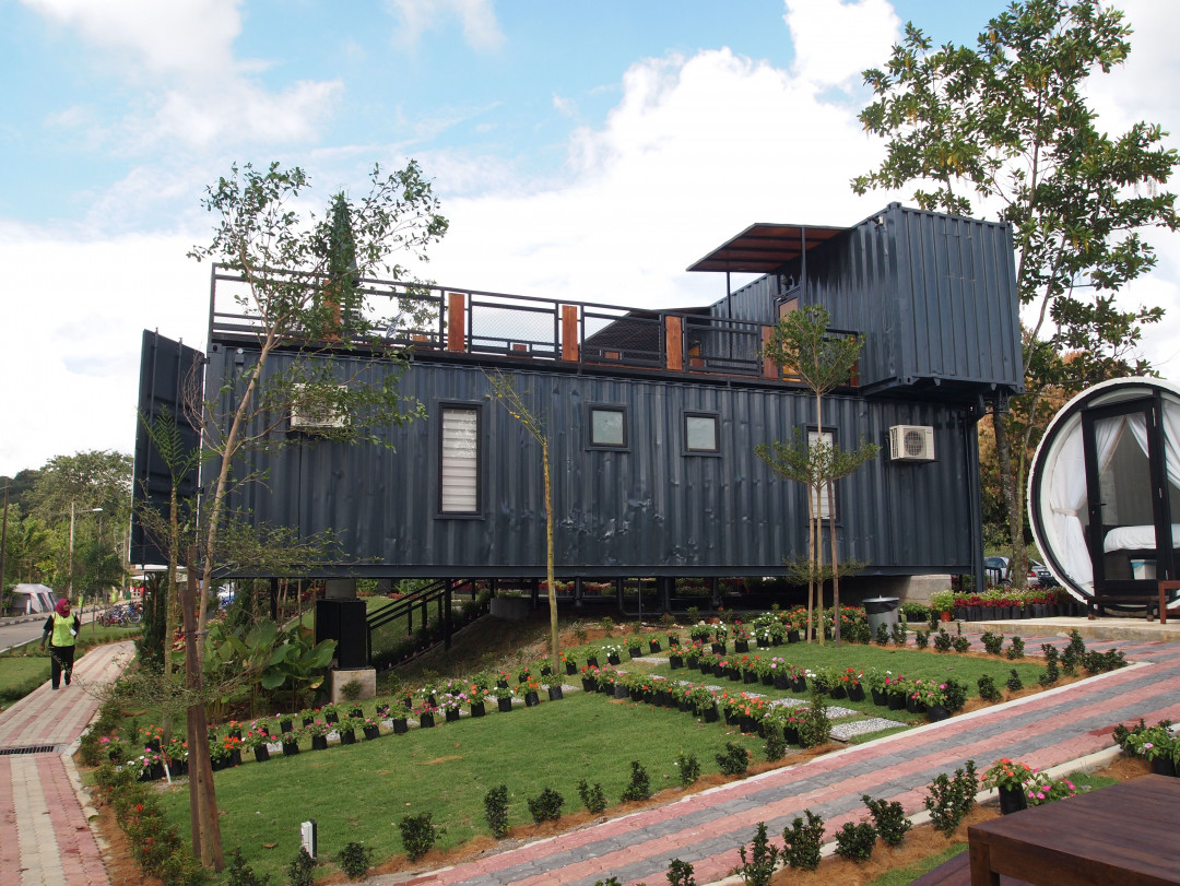 flat roof shipping container house design